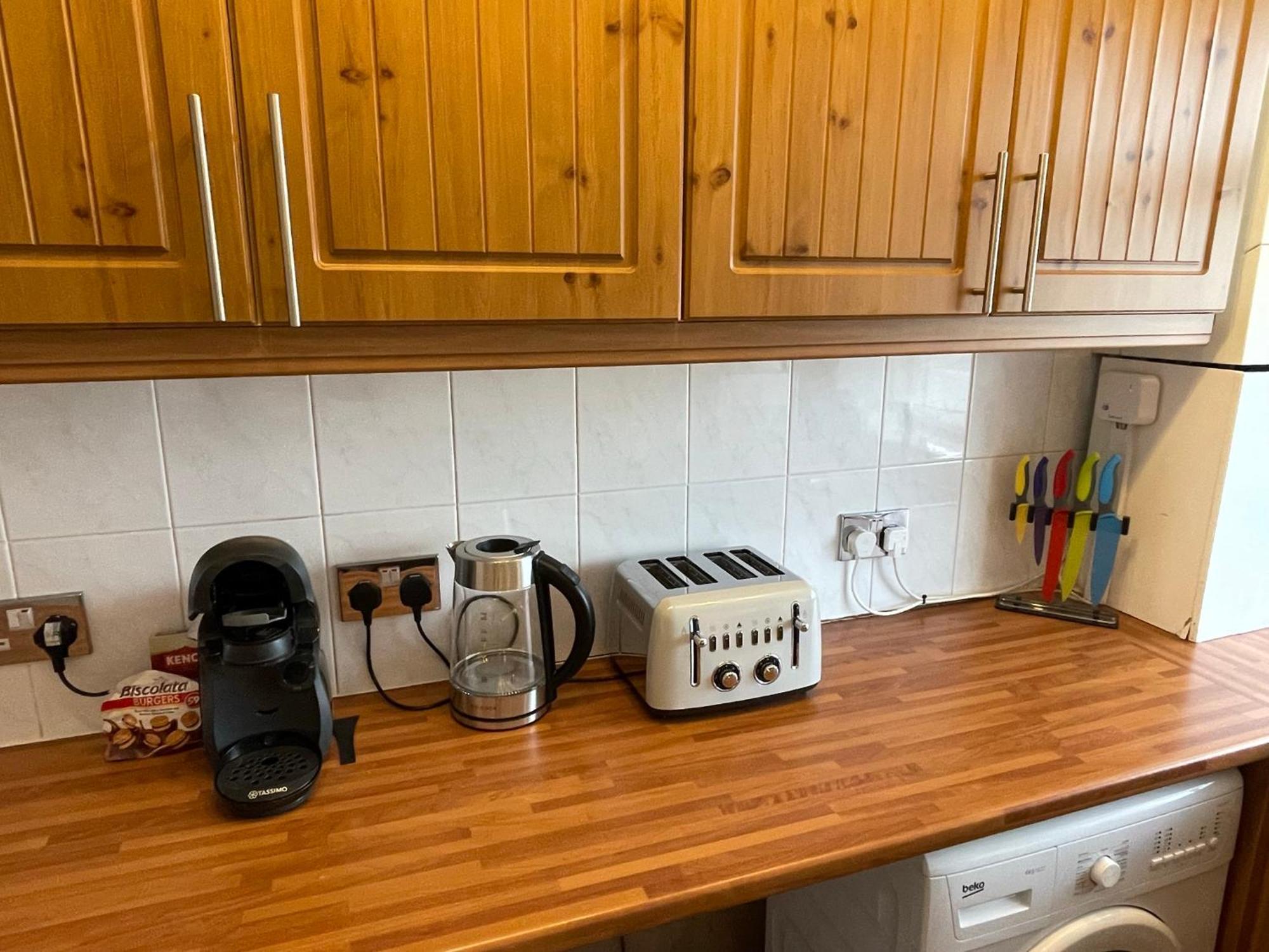 2 Bedrooms 2 Stations Londres Exterior foto