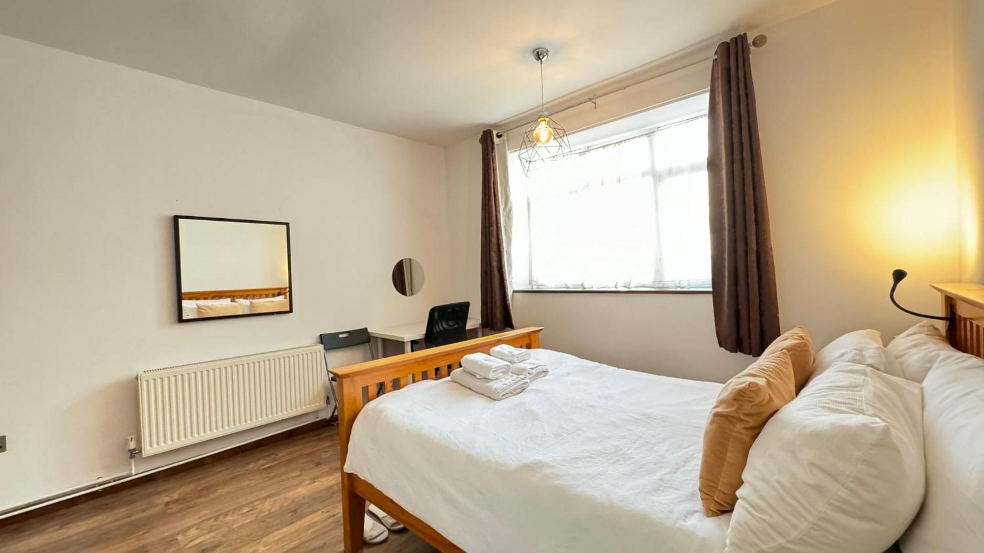 2 Bedrooms 2 Stations Londres Exterior foto